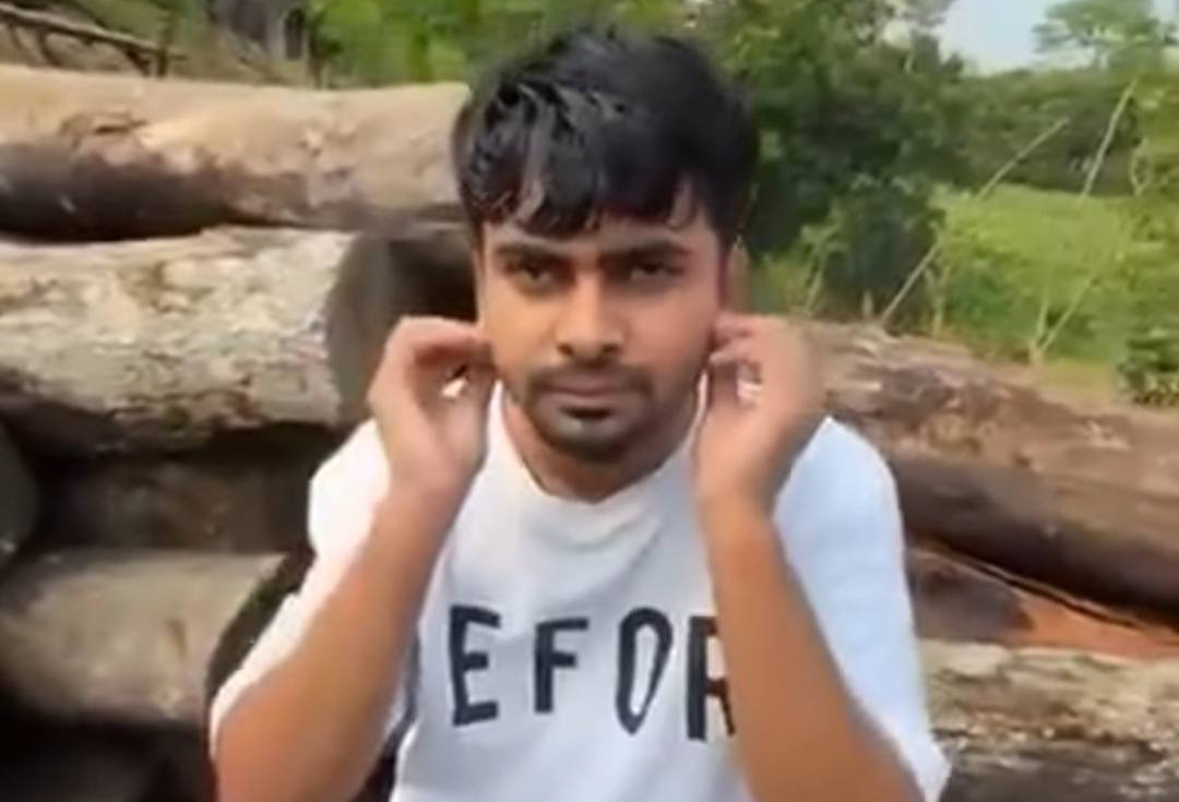 কান ধরে ক্ষমা প্রার্থনা ও ৩০ হাজার টাকা চাঁদা দিয়েও পুলিশ হেফাজতে কনটেন্ট ক্রিয়েটর!