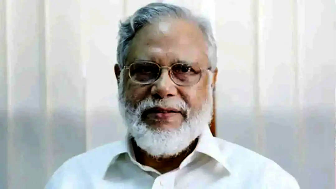 সাবেক প্রধান বিচারপতি খায়রুল হককে নতুন মামলায় গ্রেপ্তার ও হয়রানি না করার নির্দেশ